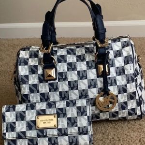 Michael Kors RARE blue checkerboard satchel with matching wallet & adjustable st